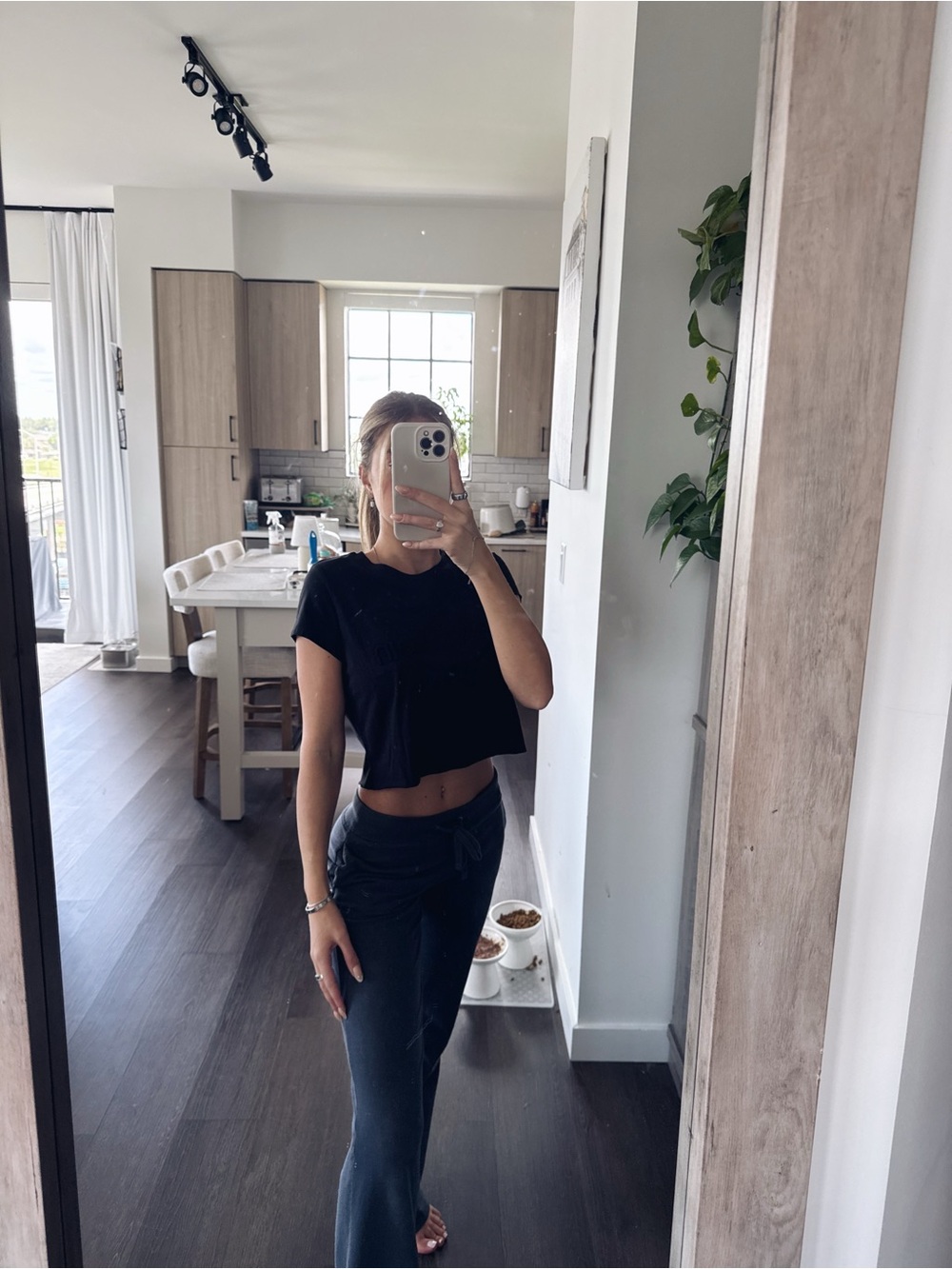 Calvin Klein Black Cropped Tee Short Sleeve (Size Small)